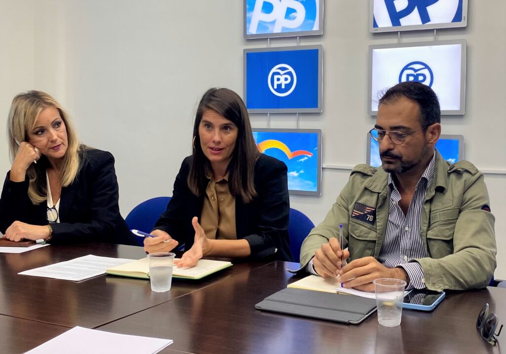 Araceli Cabello: “Mientras nuestro campo se muere de sed, la sequía no es una prioridad para el Gobierno de Sánchez”